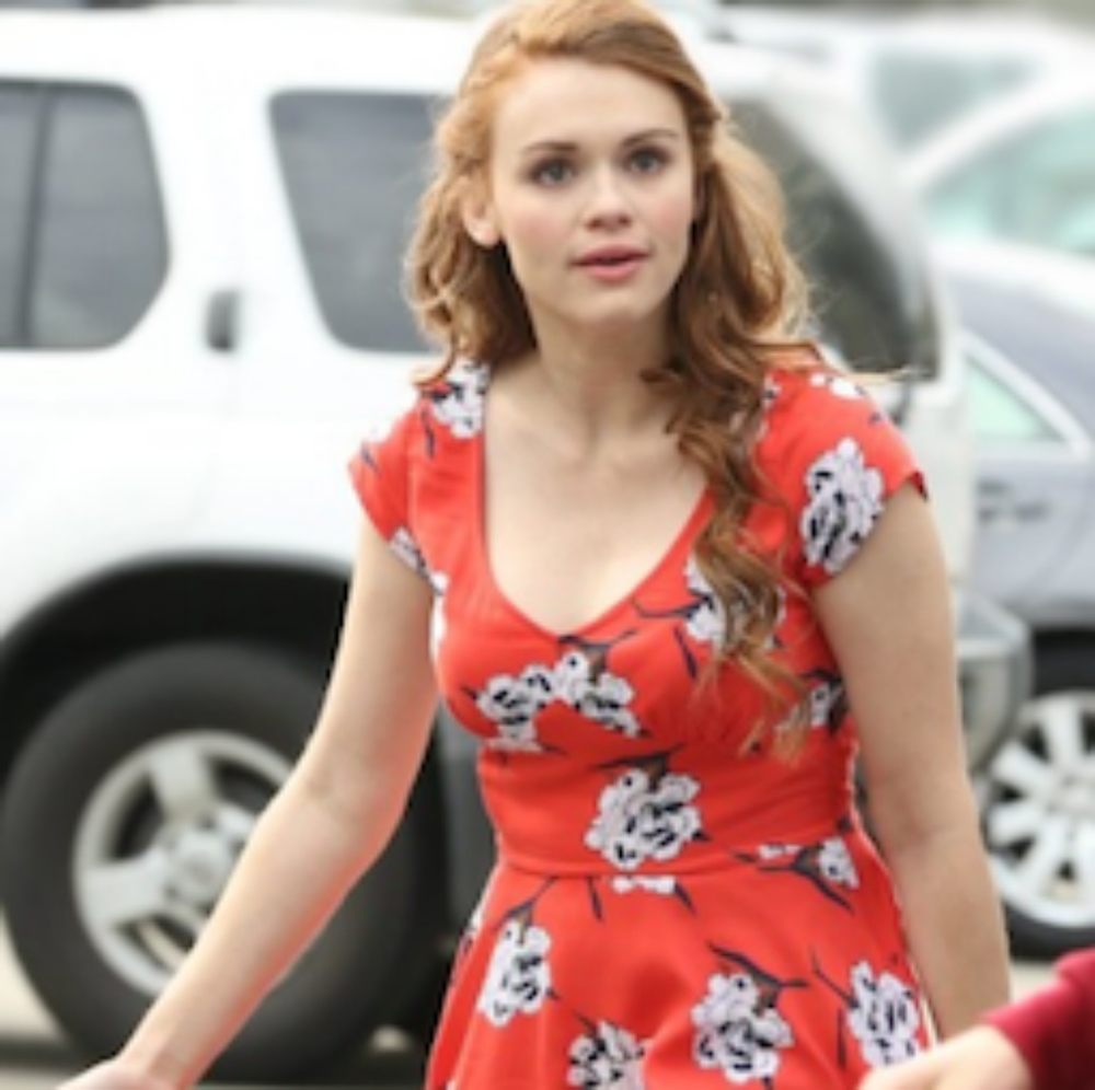 Abercrombie & Fitch bright red dress with cut out